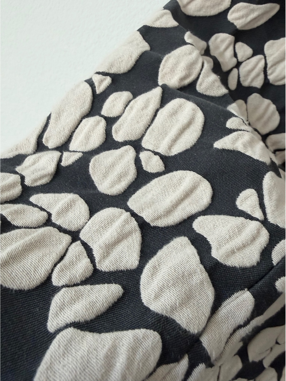 COS 3/4 Sleeve Round Neck Tiered Gray/Cream Textured Jacquard Mini Dress Size 6 - Picture 7 of 9
